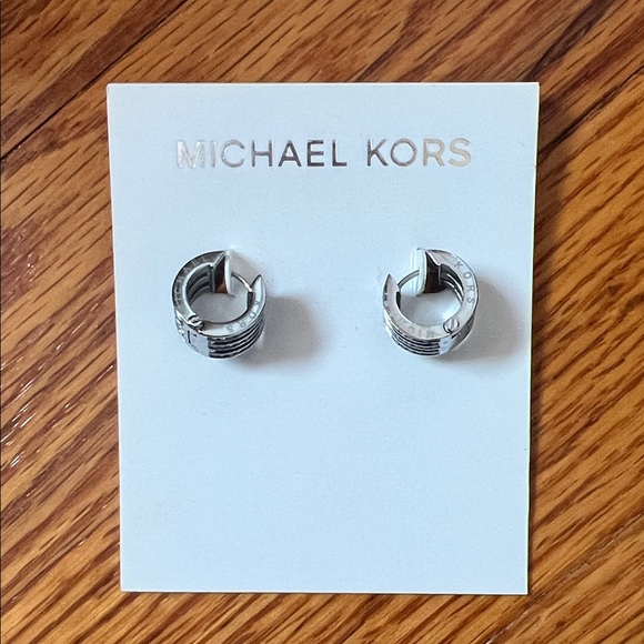 NEW Michael Kors earrings - Picture 1 of 7